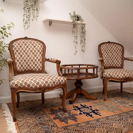 Nomad Duplex アパート